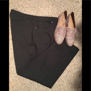 Woman’s  Chicos  gray pants size 3 which is a size 16 which is an XL  42 waist